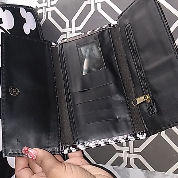 Pretty backpack set🤍🖤🎒 - Picture 6 of 15